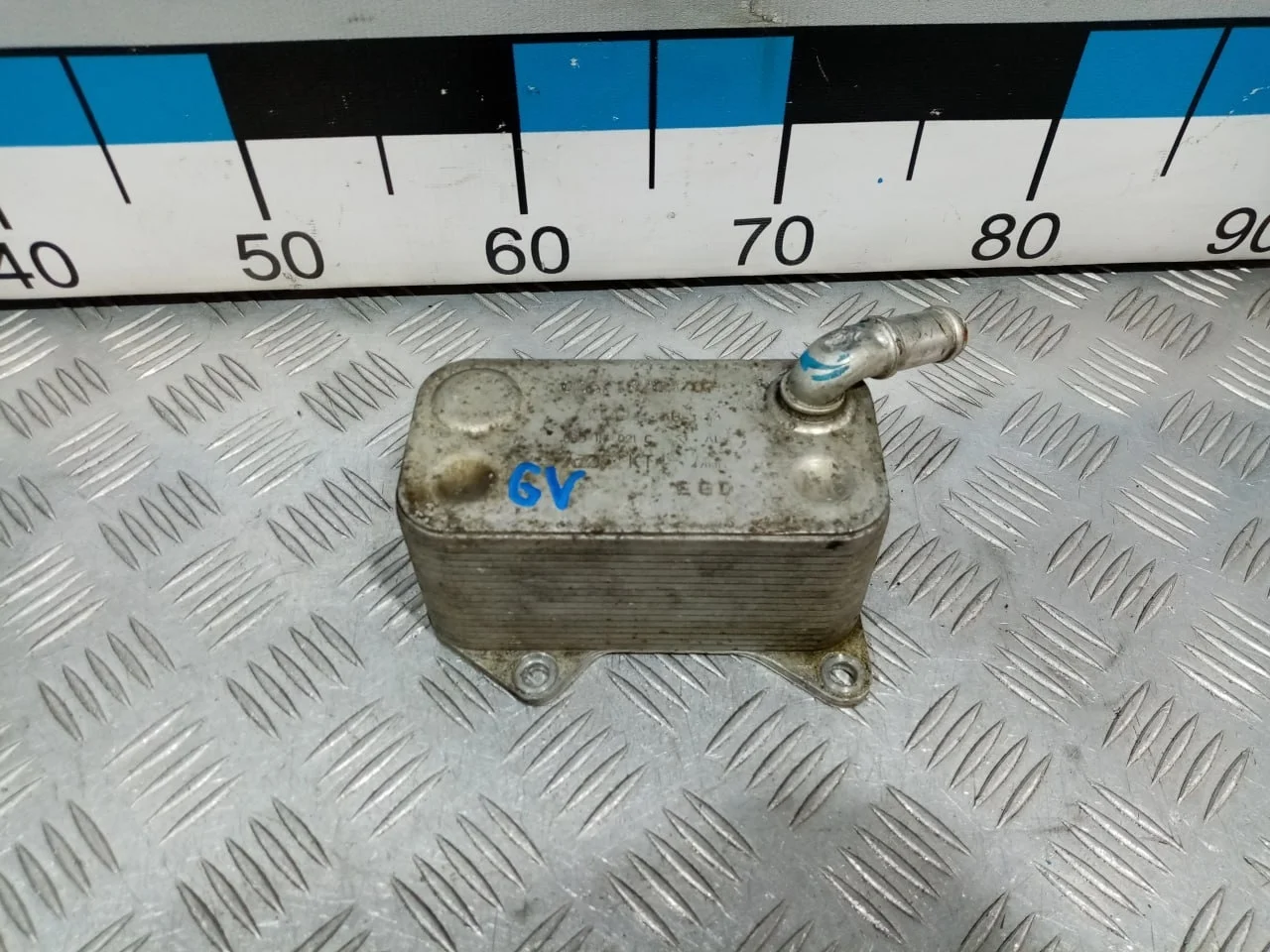 [Б/У] Радиатор масляный - Незначительная вмятина на трубке [Незначительные дефекты] [Код: 00632340 ]