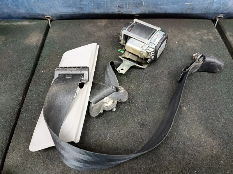 Ремень безопасности Kia Ceed 2012 888201H000EQ ED 1.6 G4FC, передний правый