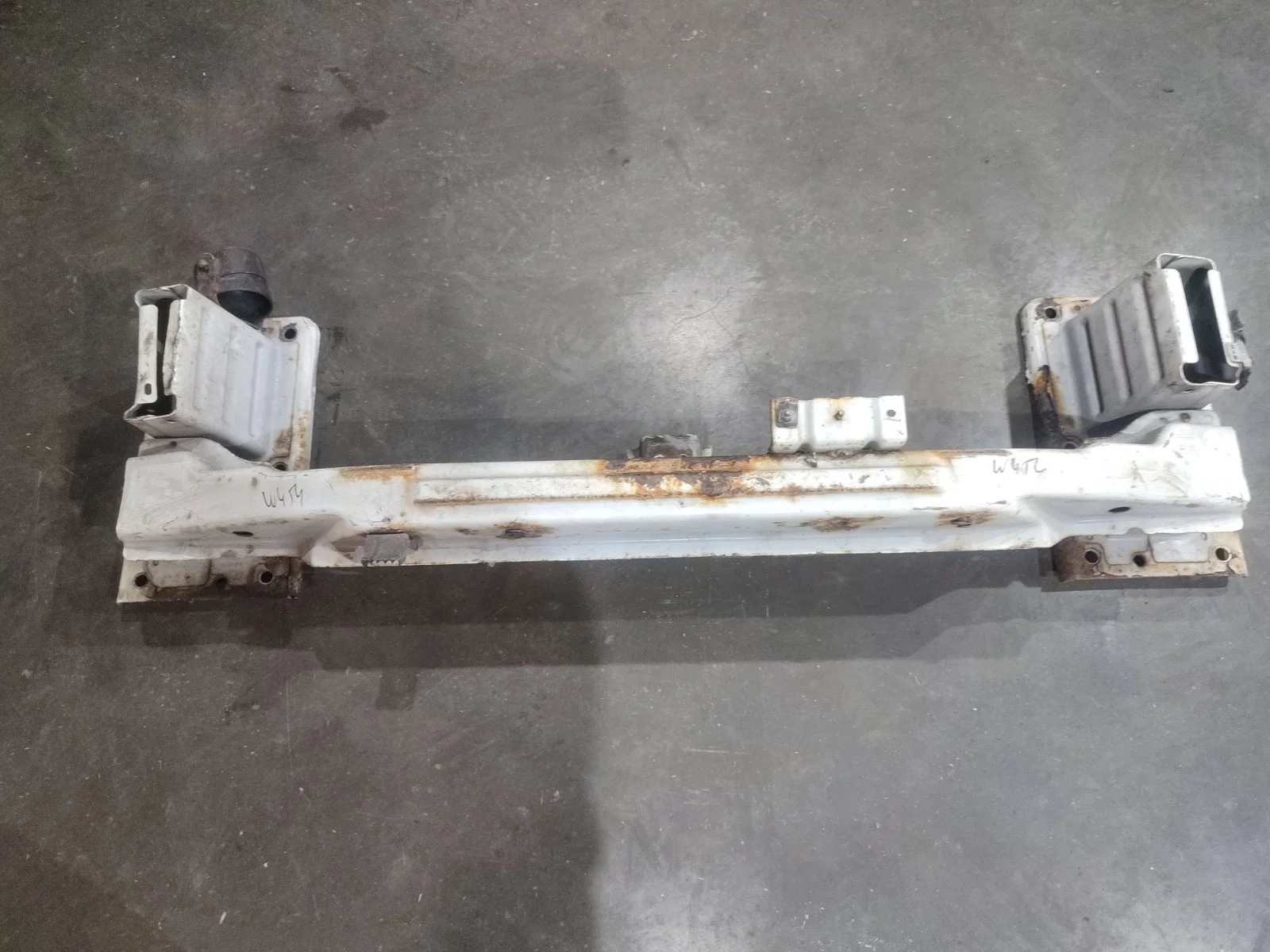 Усилитель бампера SsangYong Actyon 2014 C200