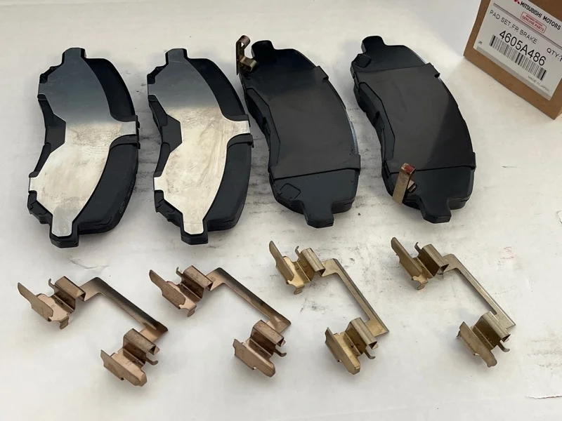 Тормозные колодки Mitsubishi Asx 2006 2007 2008 2009 2010 2011 2012 4605A486 GA1W 4B10, переднее