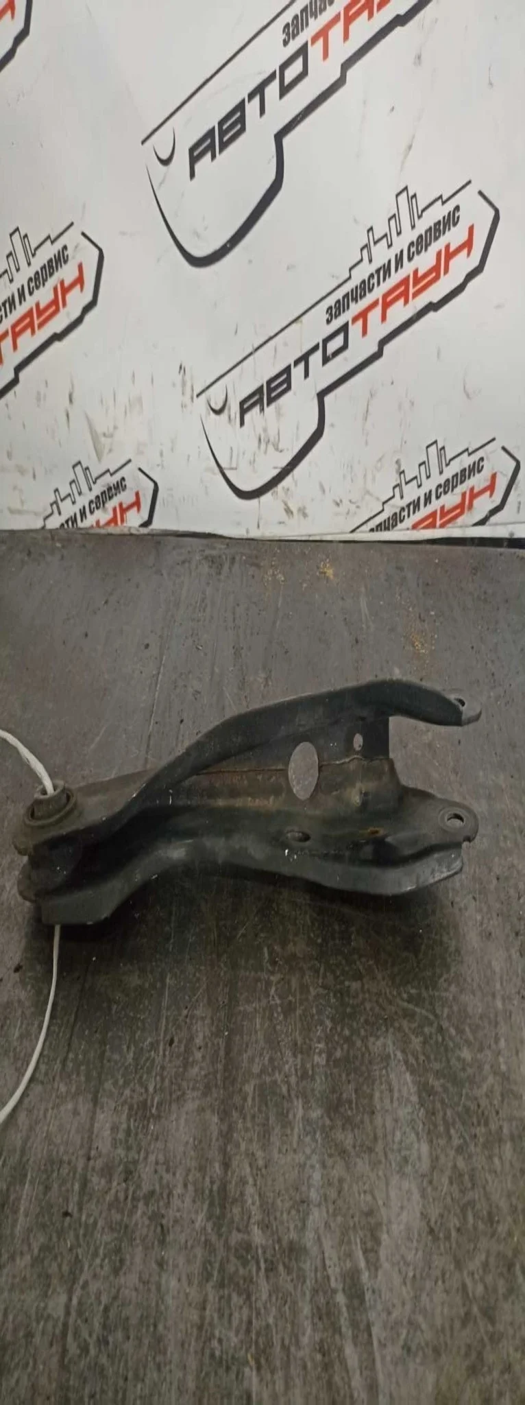 РЫЧАГ NISSAN ЗАД ПРАВО НИЗ 551A0JP00A