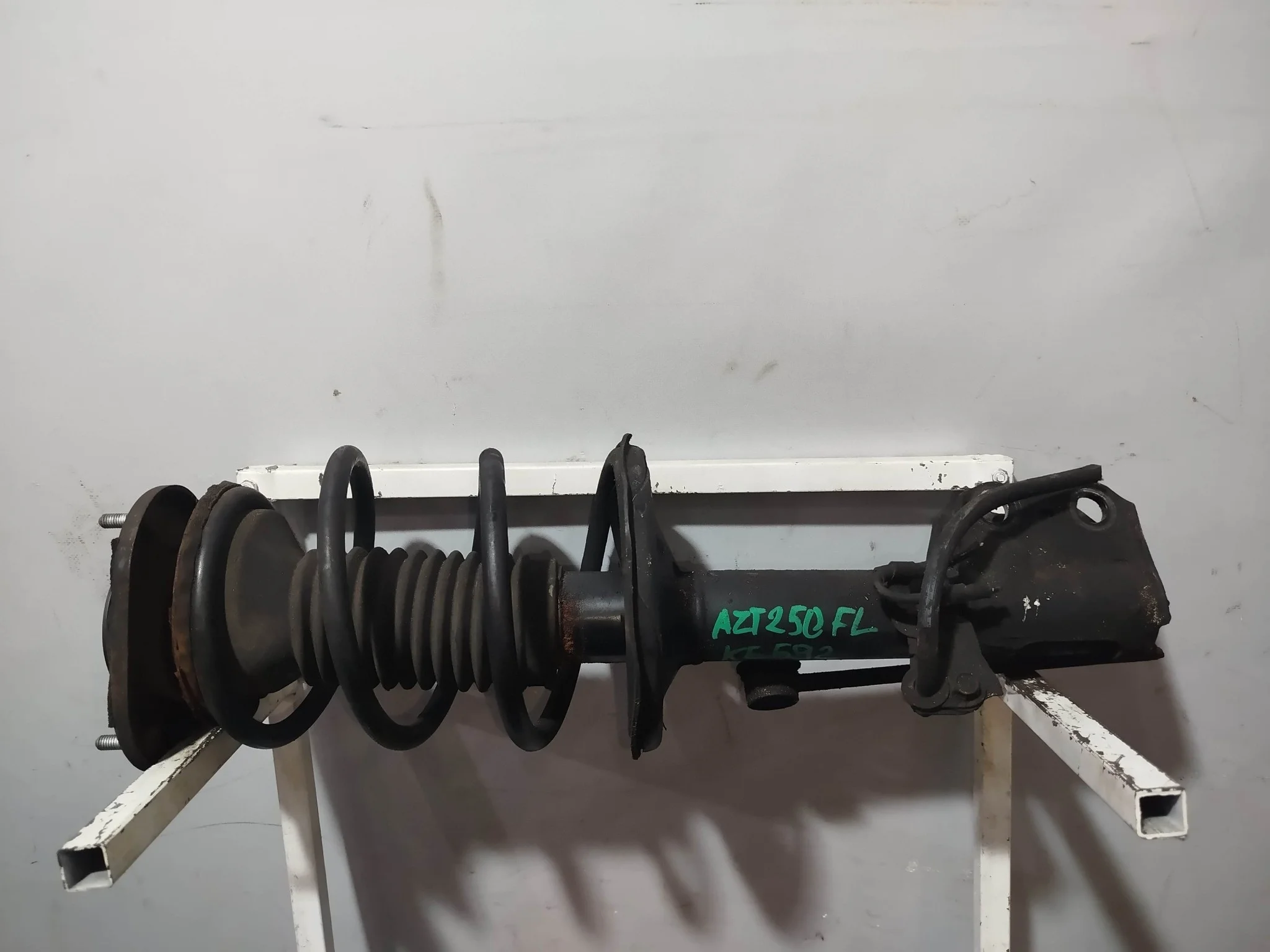 СТОЙКА ХОДОВКИ TOYOTA ПЕРЕД ЛЕВО 4852009860 KE592