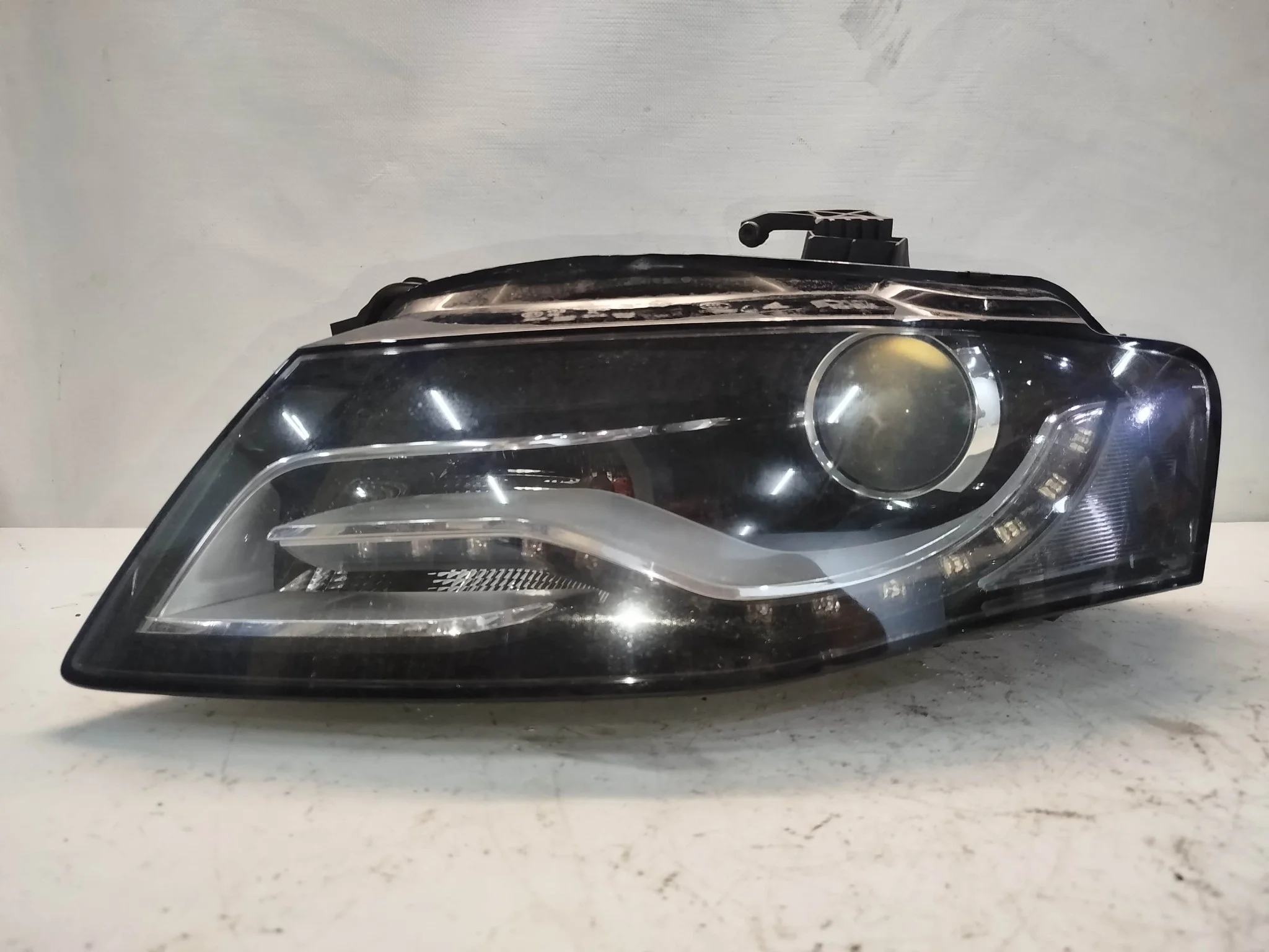 ФАРА AUDI ЛЕВО 8K0941003D KB581