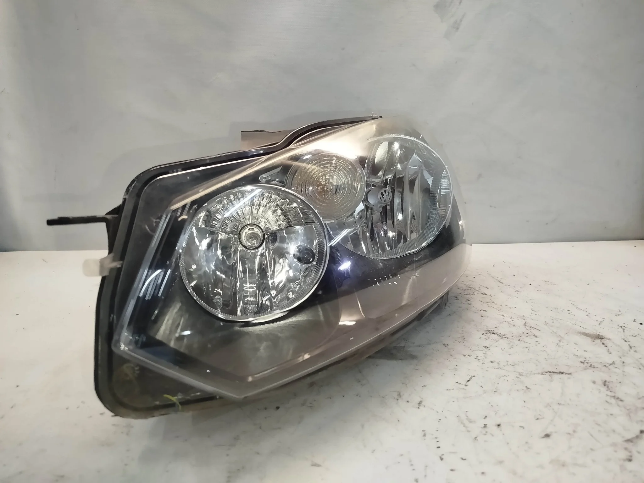 ФАРА VOLKSWAGEN ЛЕВО 5K2941005H KB612