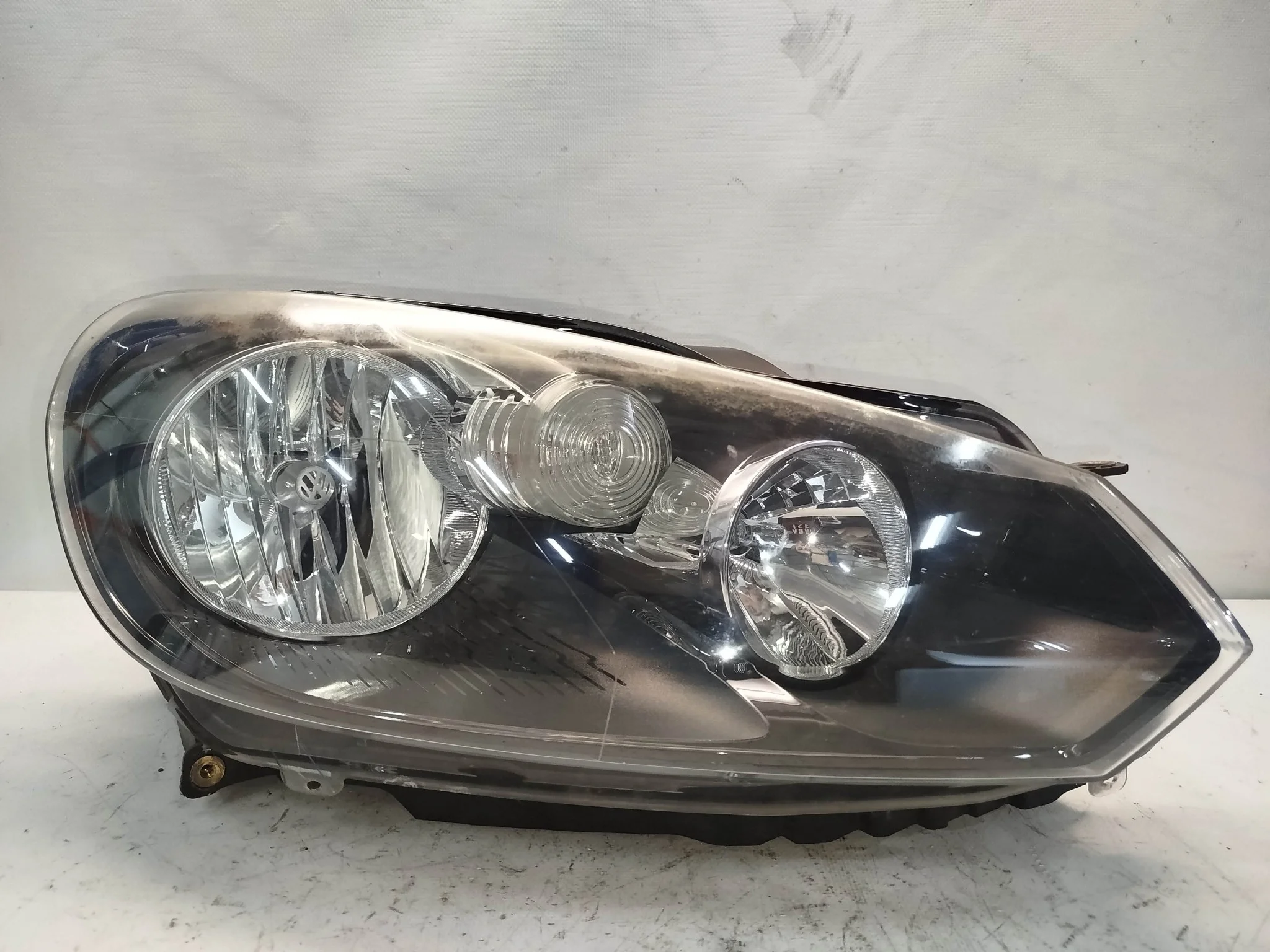 ФАРА VOLKSWAGEN ПРАВО 5K2941006H KB612