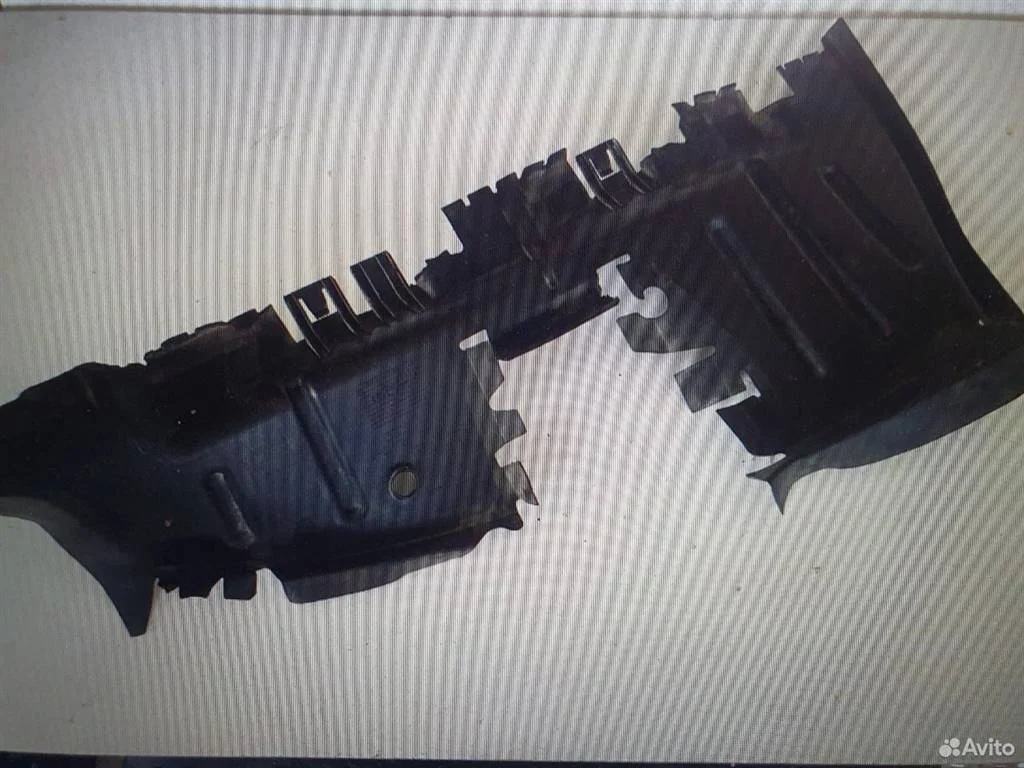 Воздуховод радиатора правый Audi A8 D4 (2010—2014) CGWA 3.0