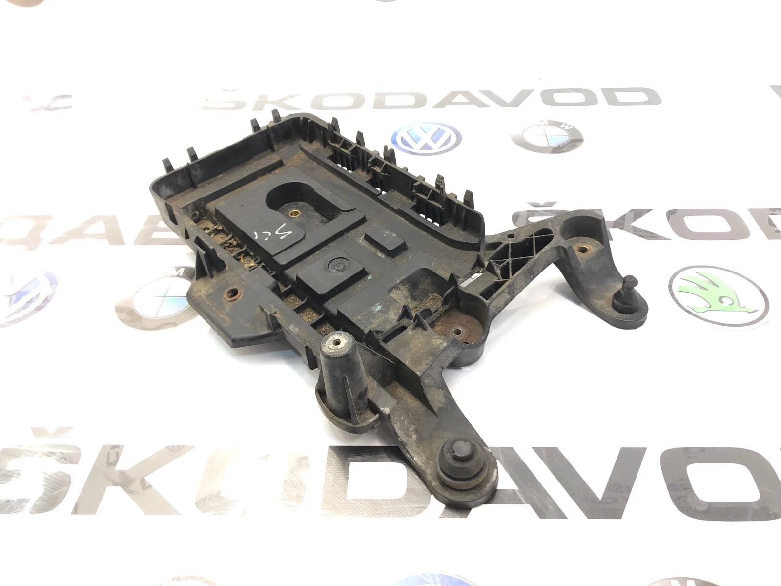 Площадка аккумулятора (АКБ) Skoda Octavia Rs 2012 1K0915333H A5 (1Z) 2.0 CEGA