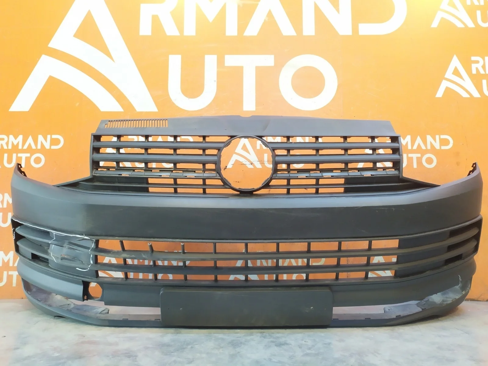 Бампер Volkswagen Transporter 2015-2019 T6