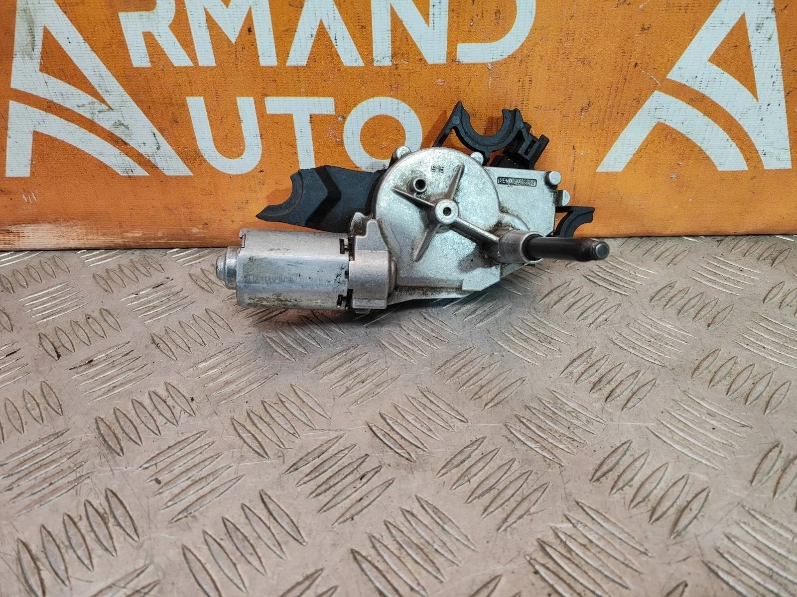 Моторчик стеклоочистителя двери багажника Ford Focus 2011-2019 3