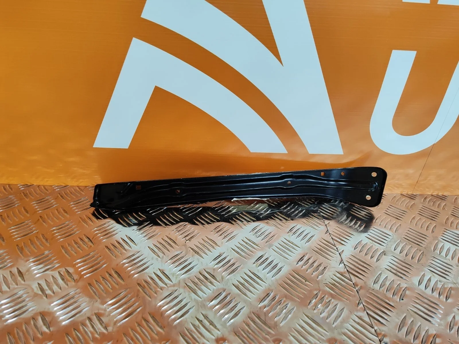 Кронштейн панели радиатора Skoda Kodiaq 2016-нв