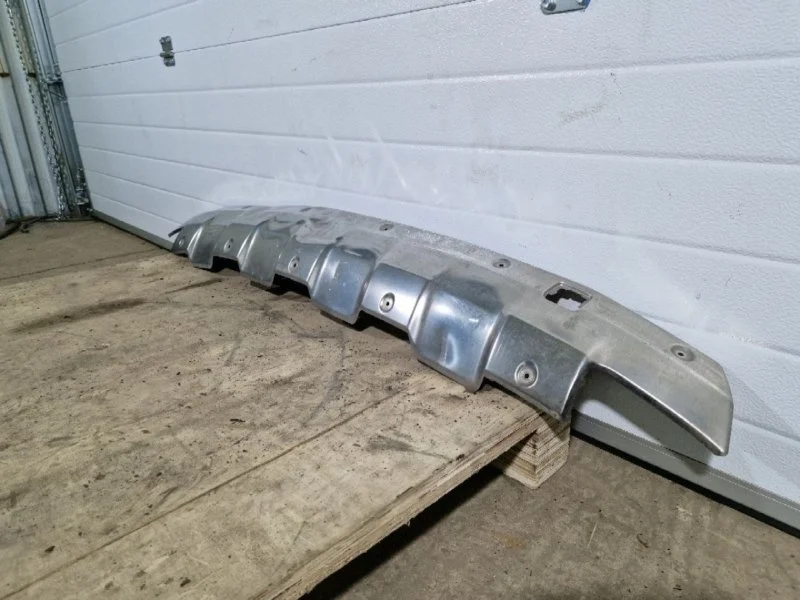 Накладка бампера Mercedes-Benz ML164 2006