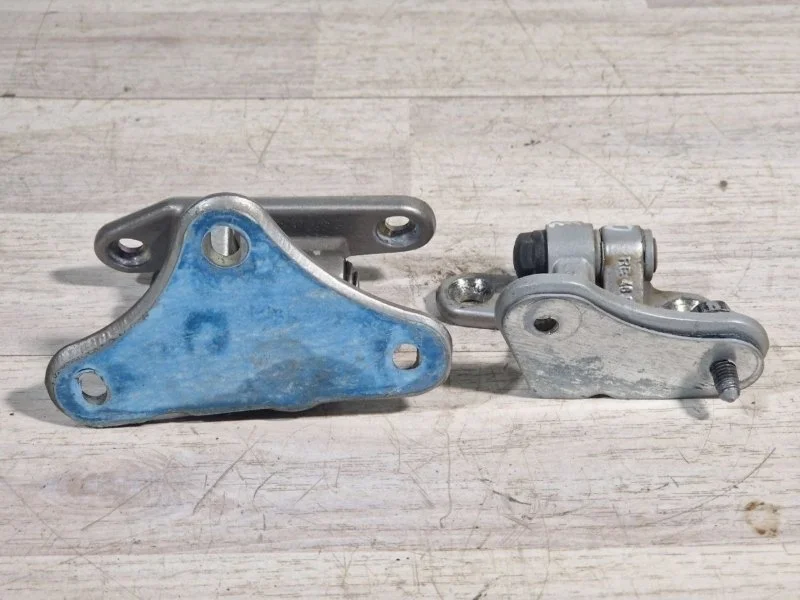 Петля двери Mercedes-Benz ML164 2006