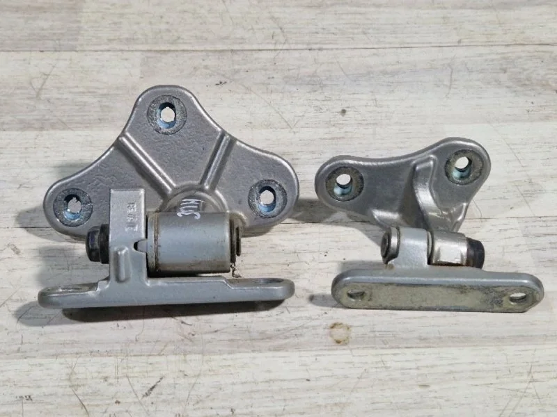 Петля двери Mercedes-Benz ML164 2006