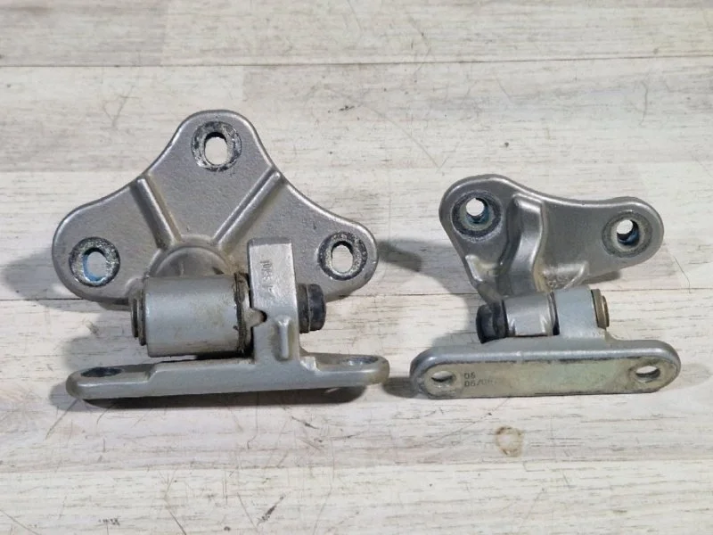 Петля двери Mercedes-Benz ML164 2006