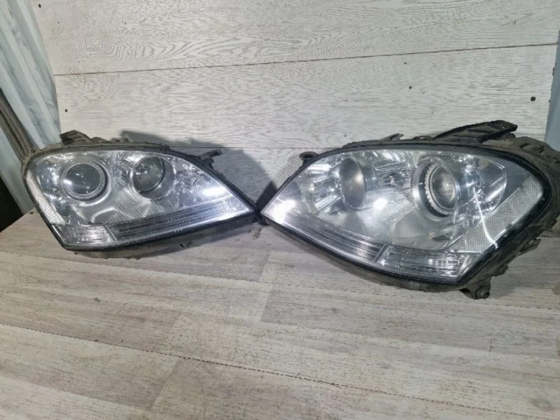 Фара Mercedes-Benz ML164 2006