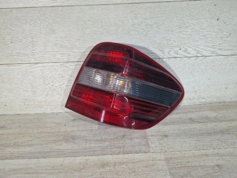 Фонарь Mercedes-Benz ML164 2006