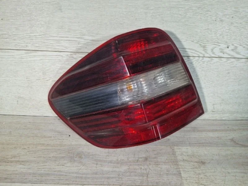 Фонарь Mercedes-Benz ML164 2006