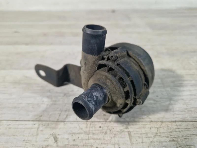 Дополнительная помпа Mercedes-Benz ML164 2006