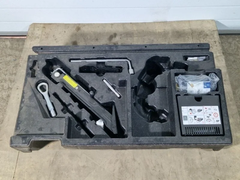 Набор инструментов Mercedes-Benz ML164 2006