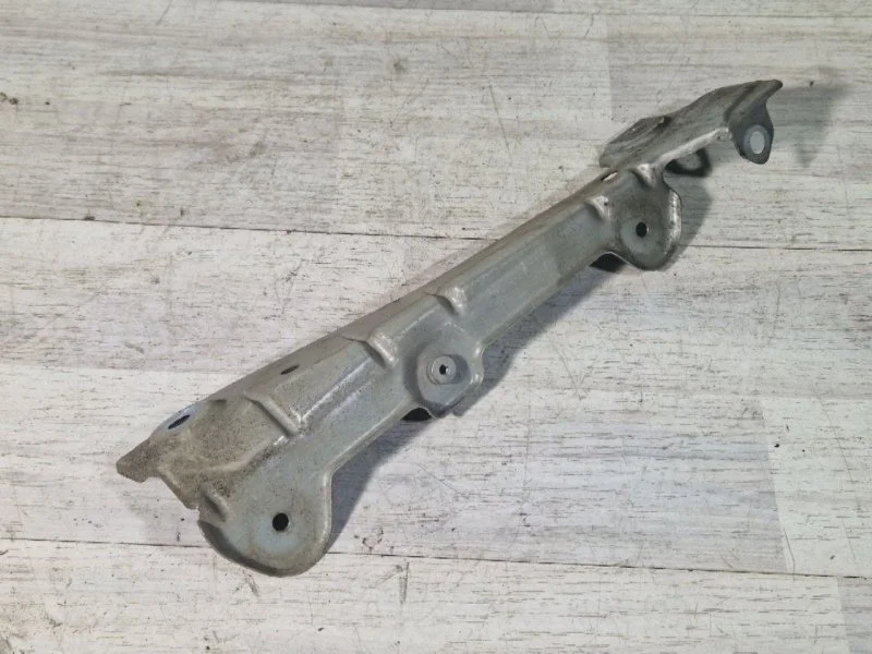 Кронштейн крыла Mercedes-Benz ML164 2006