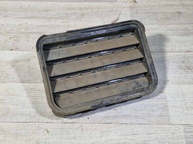 Решетка вентиляционная Mercedes-Benz ML164 2006