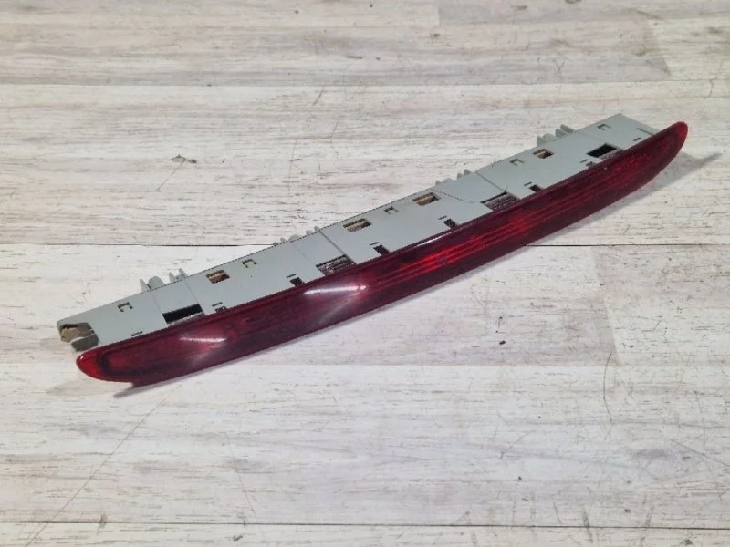 Стоп-сигнал дополнительный Mercedes-Benz ML164 2006