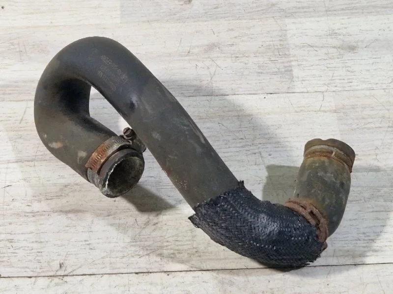 Патрубок охлаждения Opel Zafira 2004