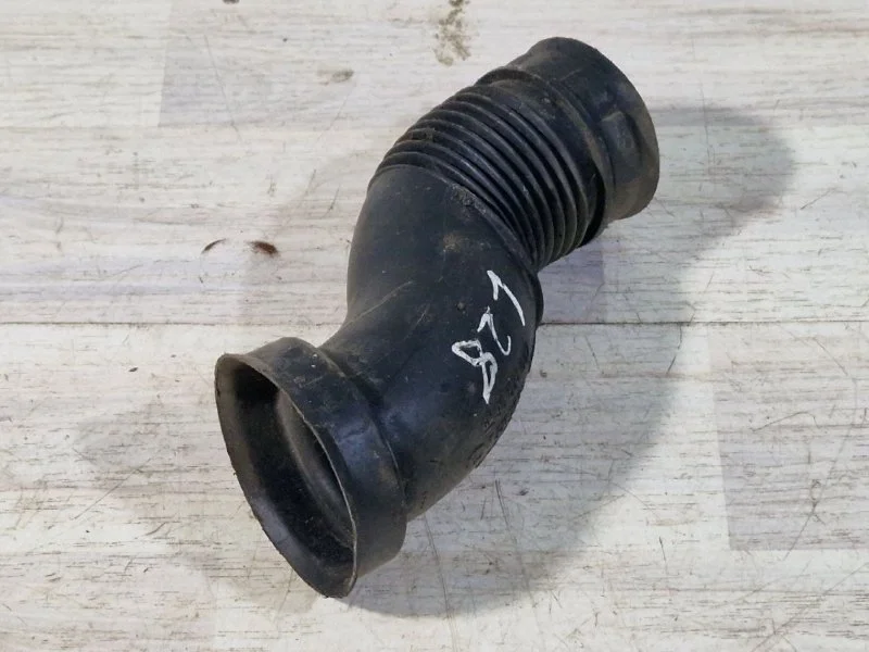 Патрубок воздушного фильтра Opel Astra G 2000