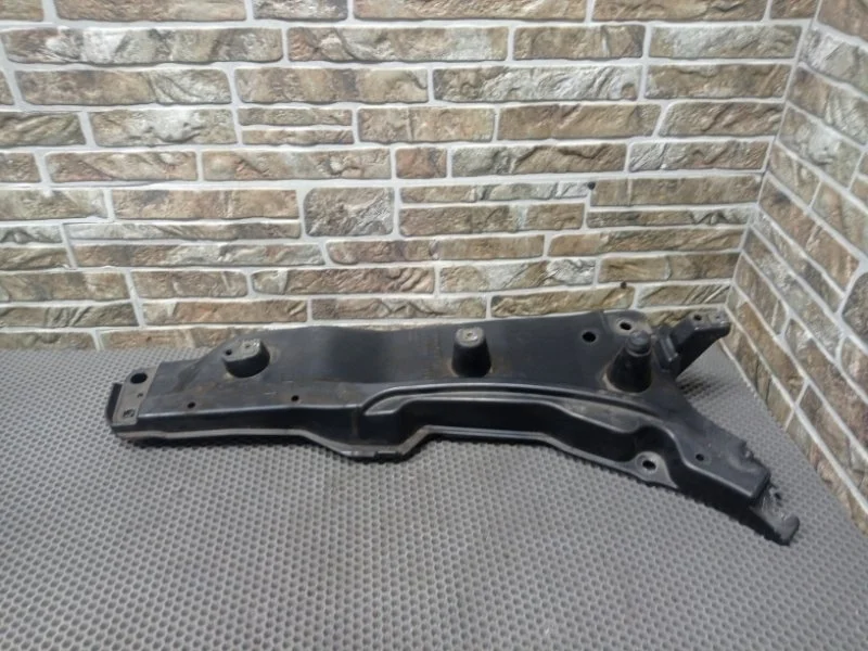 Кронштейн крыла Volvo XC90 2019 LA2