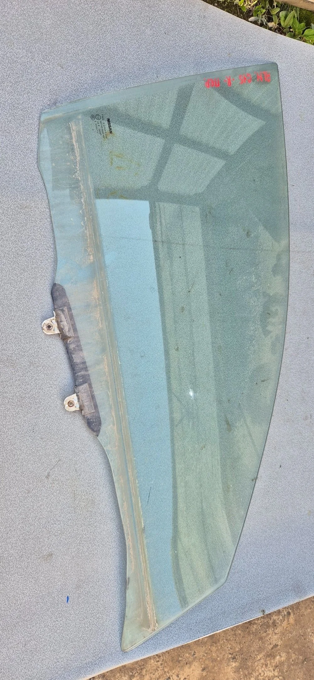 Стекло двери передней правой для Nissan Almera G15