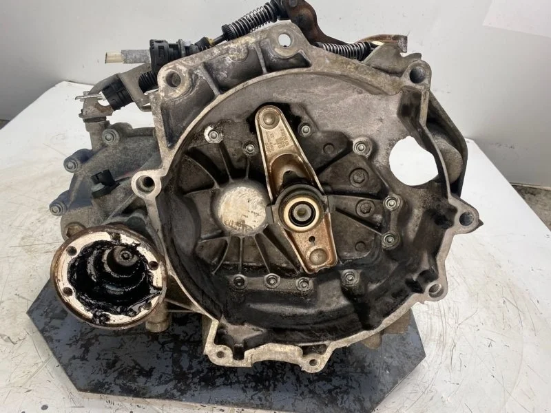 МКПП Skoda Fabia 02T300052S AZQ