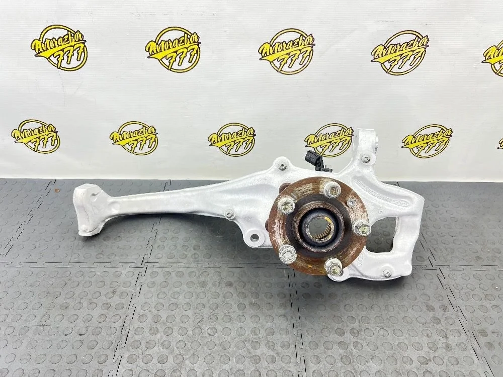 Кулак поворотный передний правый Audi S7 I рестайлинг (2014—2018)