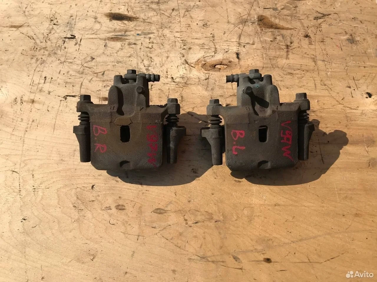 Суппорт задний левый mitsubishi pajero 3 4