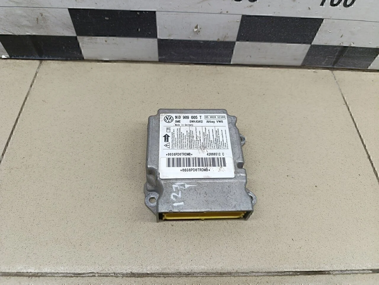 Блок управления AIR BAG Octavia (A5 1Z-) 2004-2013