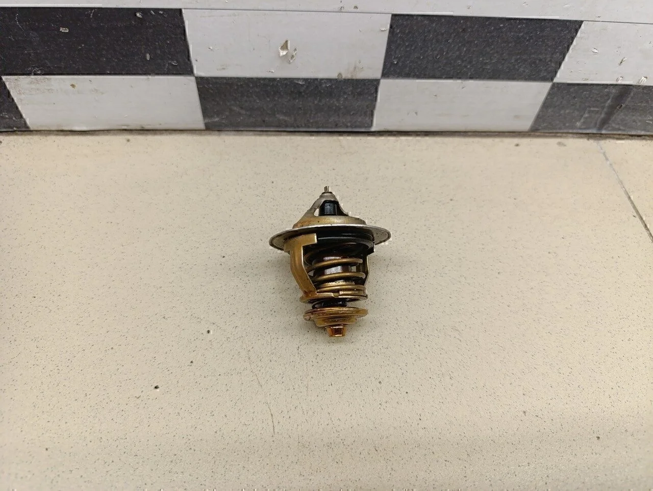 Термостат Tucson 2004-2010