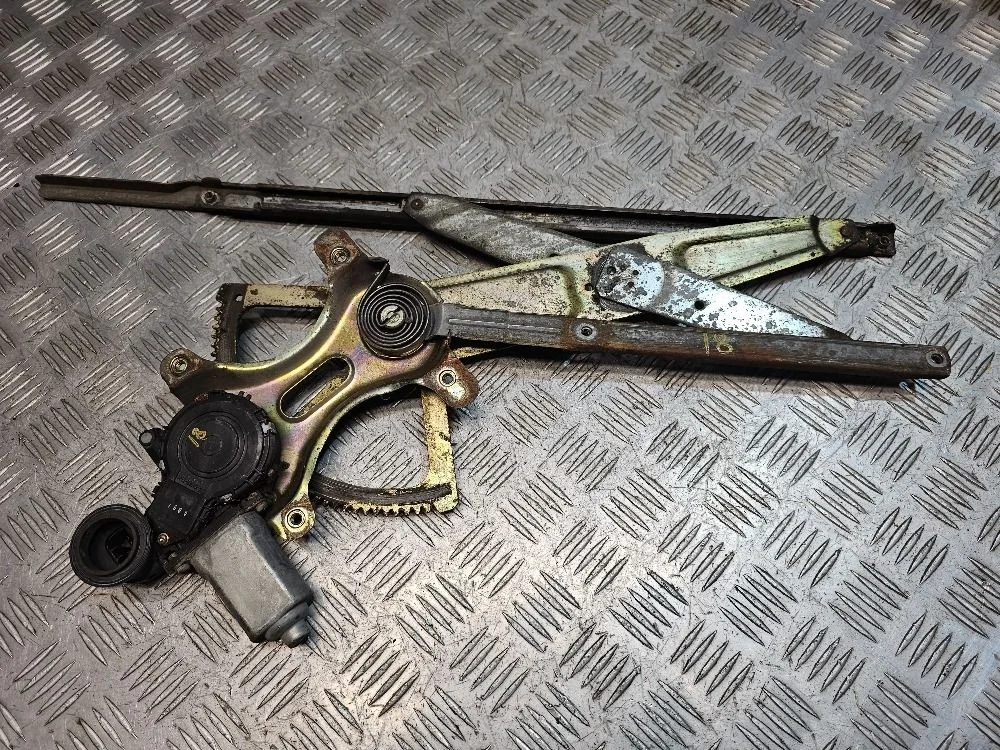 Стеклоподъемник электр. передний левый Lexus LS430