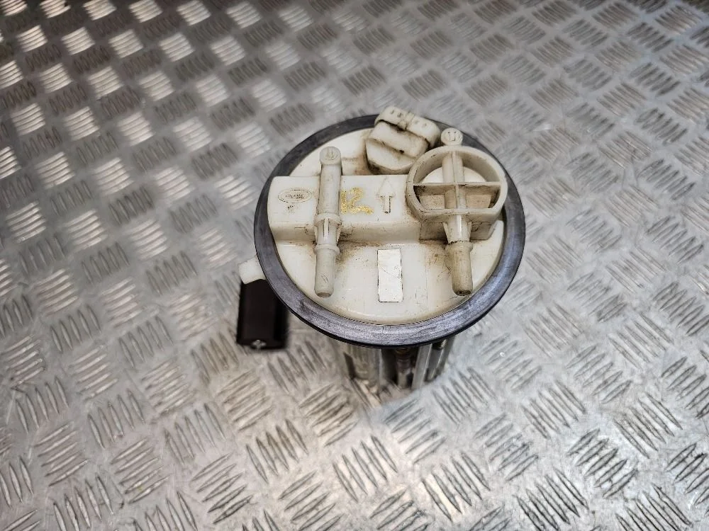 Насос топливный Лада Приора