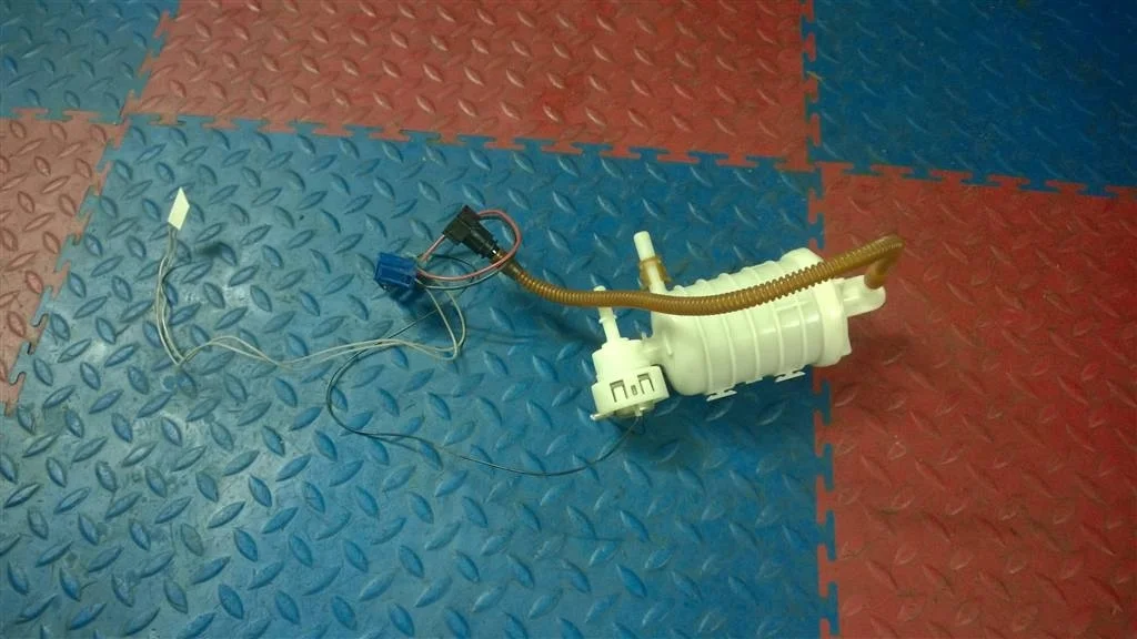 фильтр топливный BMW X3 E83  M54B30 231лс 3.0i