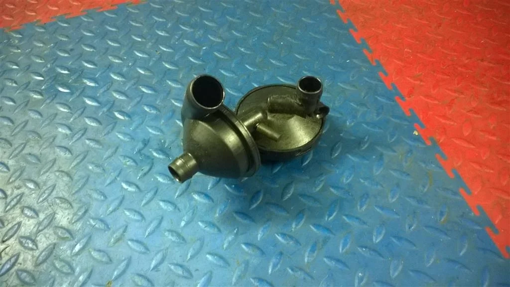 клапан вентиляции картерных газов BMW X3 E83  M54B30 231лс 3.0i