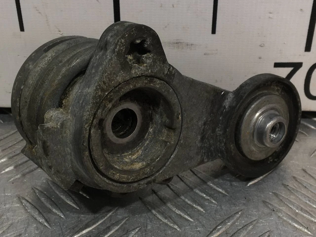 [Б/У] Натяжитель ремня [Код: 00634098 ]