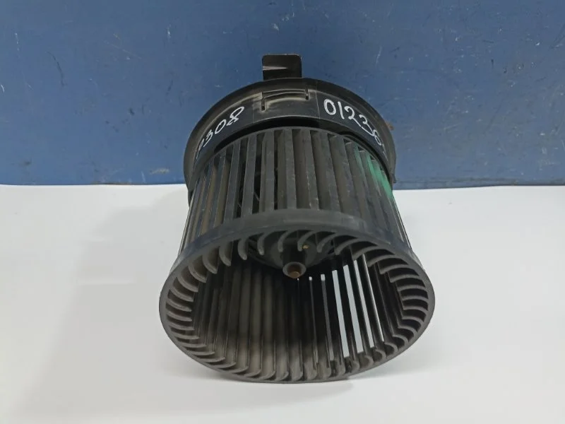 Моторчик печки Peugeot 308 2013 6441CZ