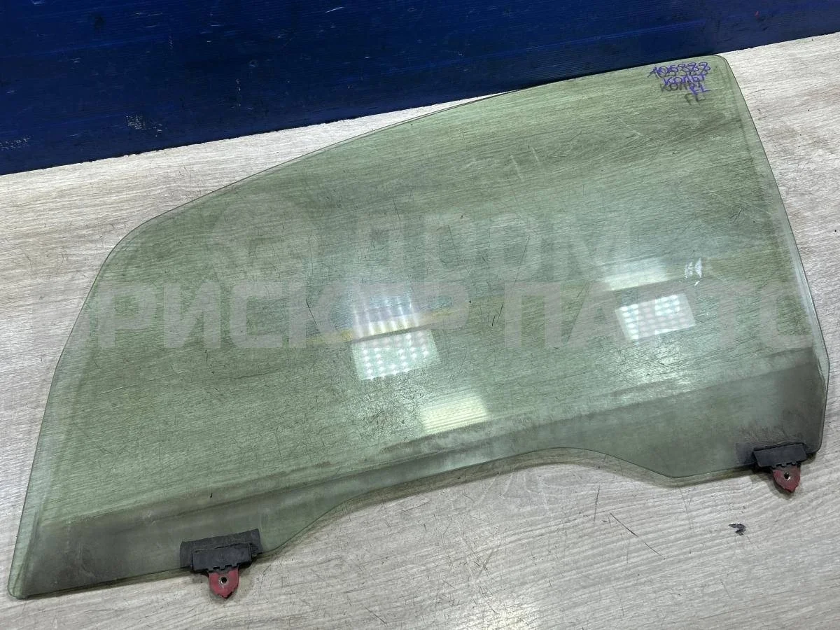 Стекло двери передней Митсубиси Кольт 6  (Z20)