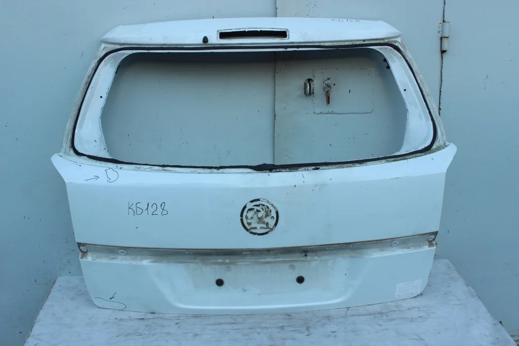 Крышка багажника без стекла универсал Opel Astra H