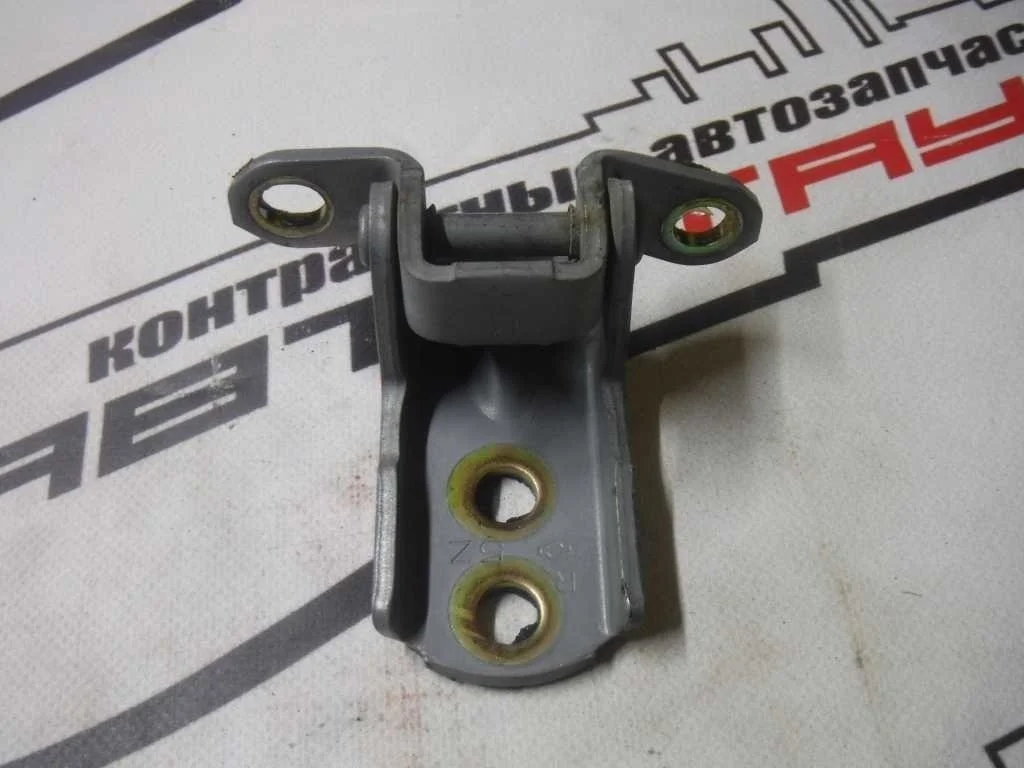 ПЕТЛЯ ДВЕРИ NISSAN ПЕРЕД ЛЕВО НИЗ 82421ED00A