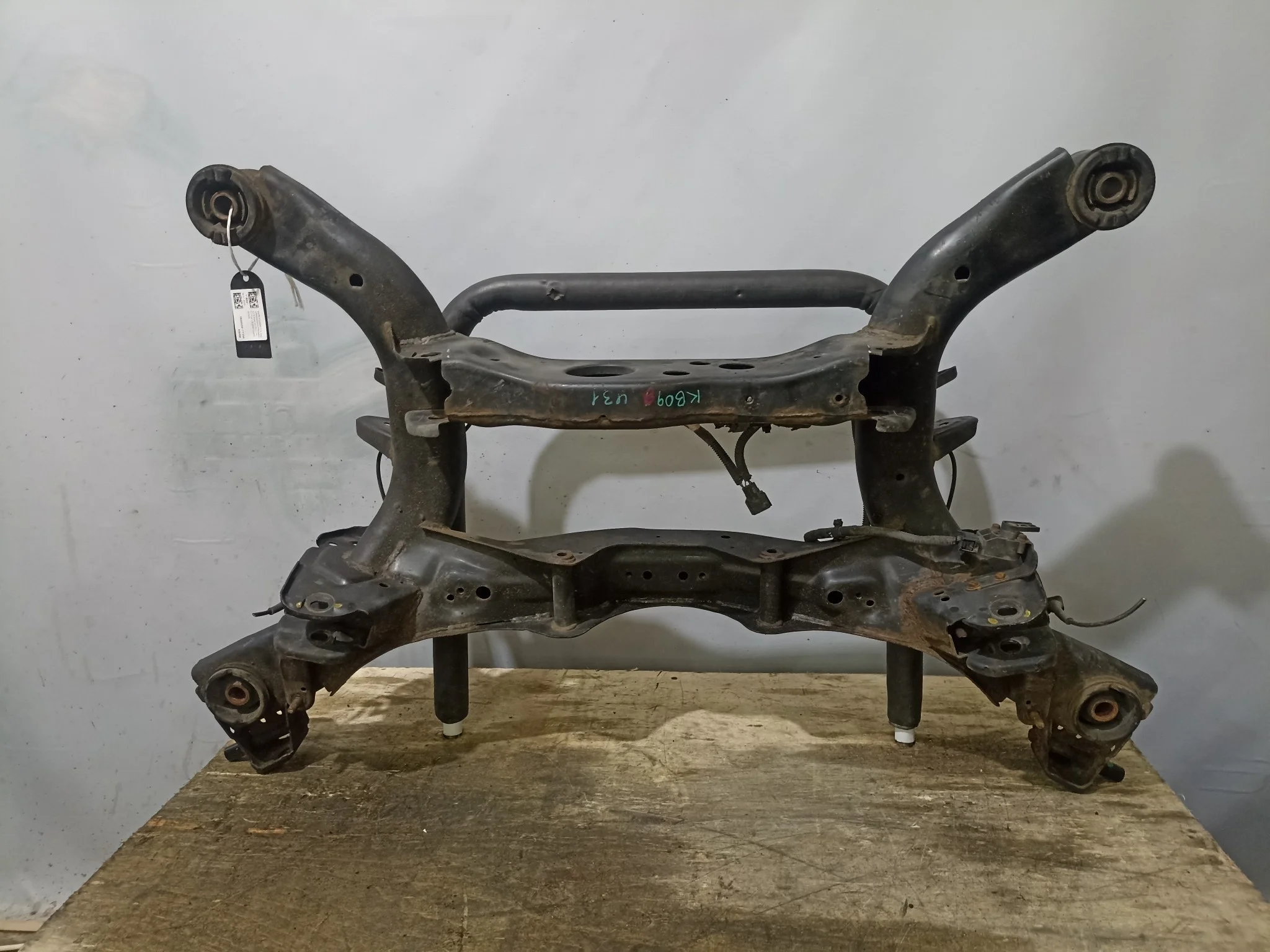 БАЛКА ПОДВЕСКИ ЗАДНЯЯ NISSAN ЗАД 554009Y00A KB098