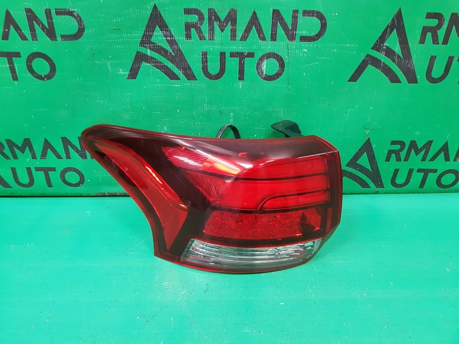 Фонарь внешний MITSUBISHI OUTLANDER 2015-нв 3