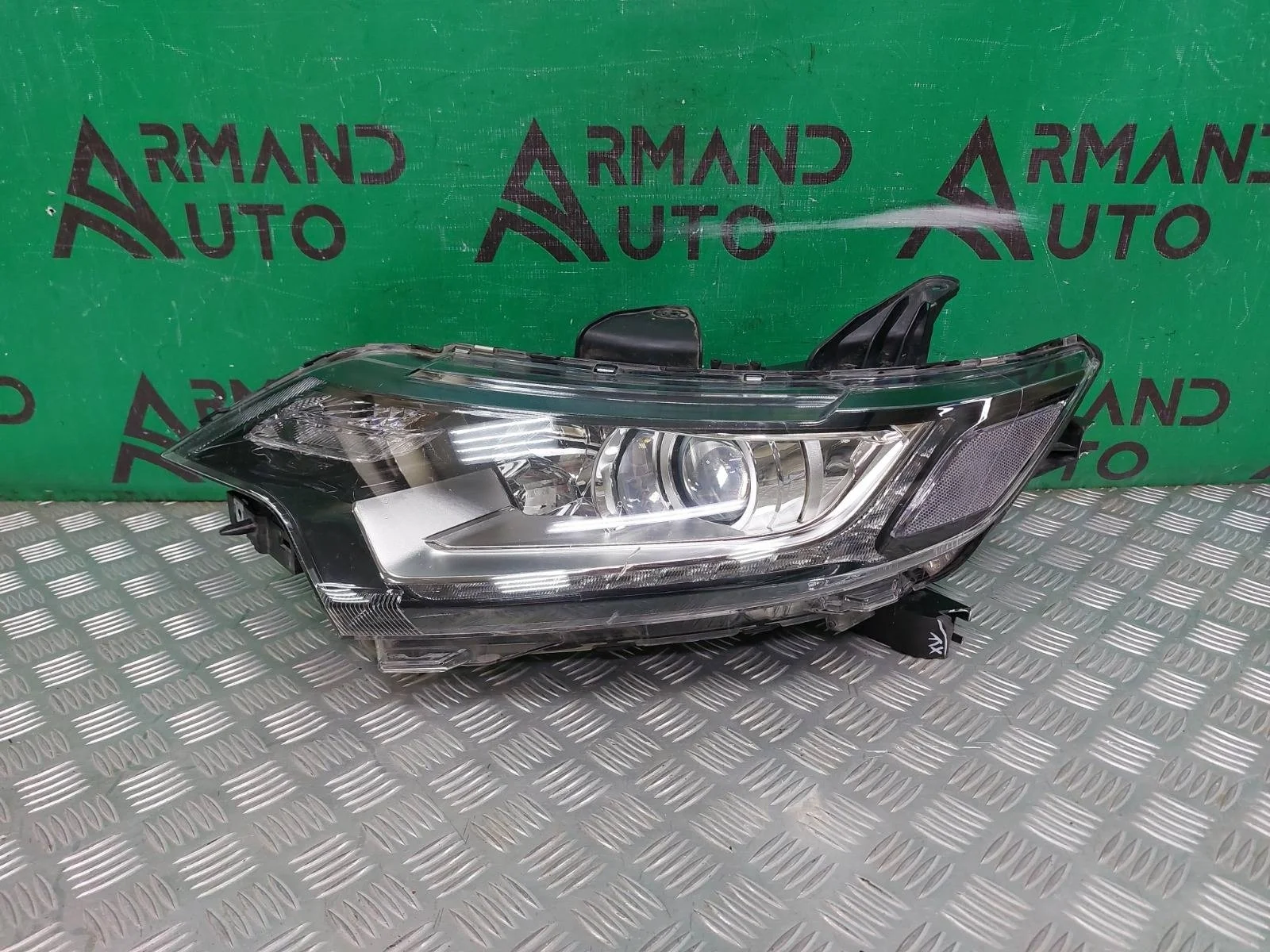 Фара Mitsubishi Outlander 2015-нв 3