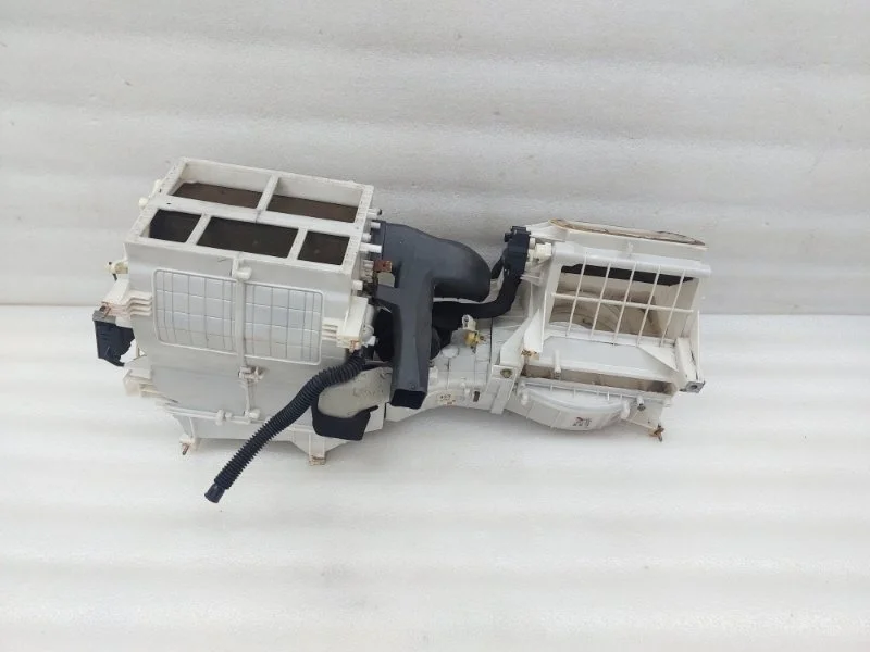 Корпус отопителя Mitsubishi Pajero 2006 V75W