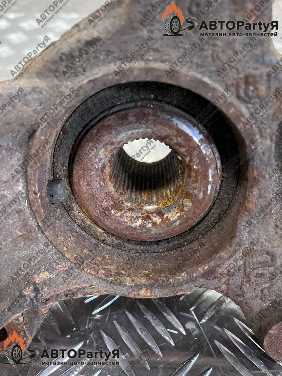 Кулак поворотный передний правый Volvo V70 P3