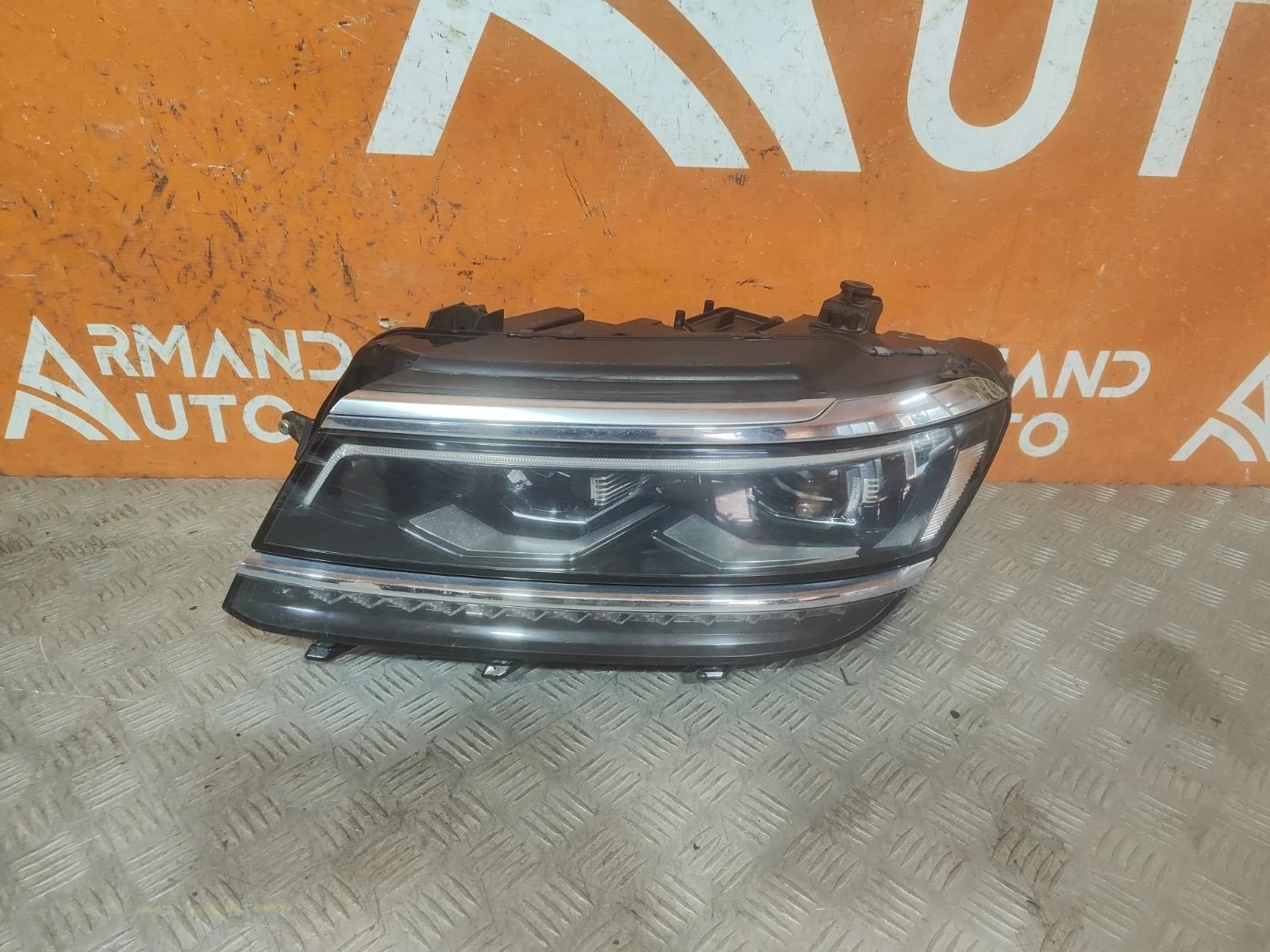Фара Volkswagen Tiguan 2016-2020